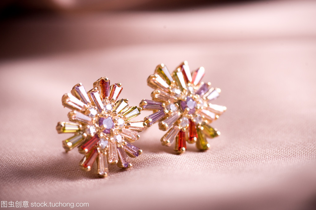 黃金珠寶首飾與衛生潔具的保養與選擇